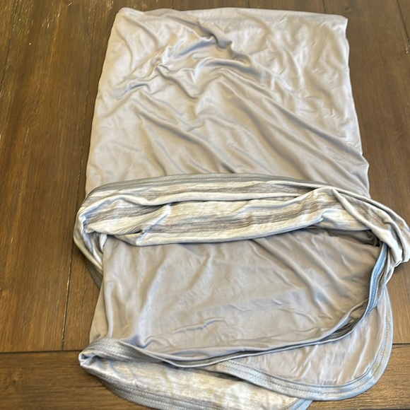 Ailemei cooling throw blanket - Picture 2 of 6